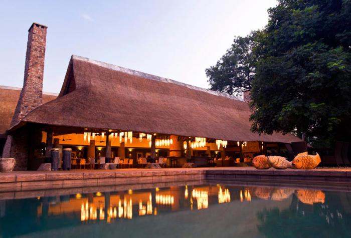 Mfuwe Lodge temp