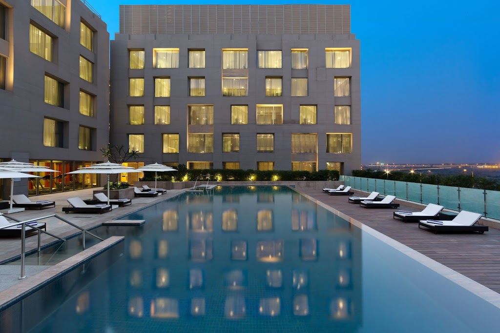 Holiday Inn AeroCity temp