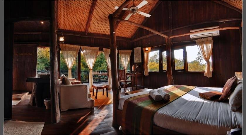 Treehouse Hideaway temp