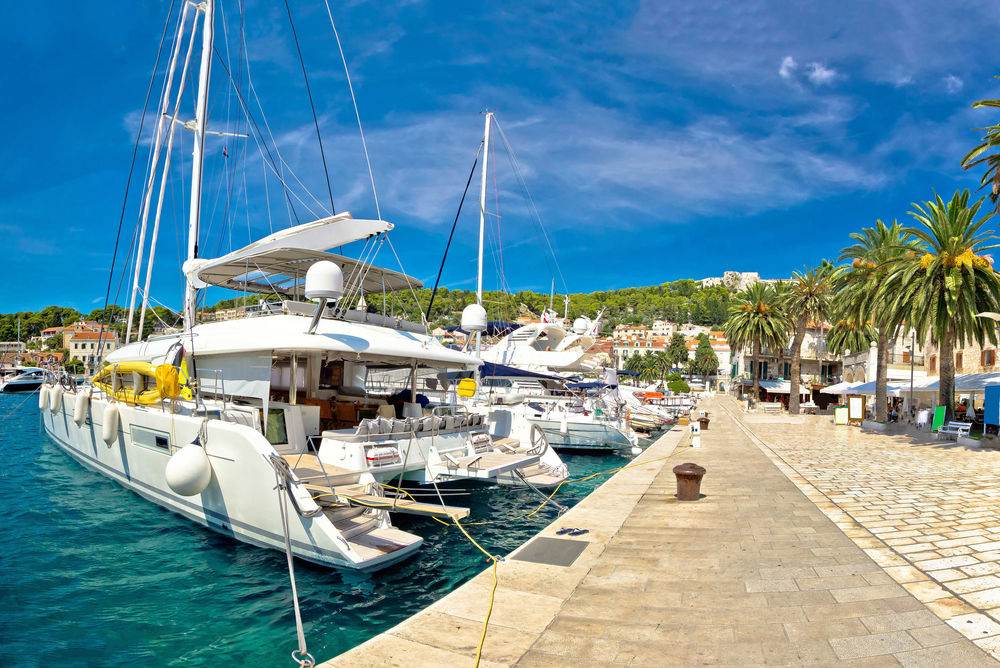 CatamaranAboard