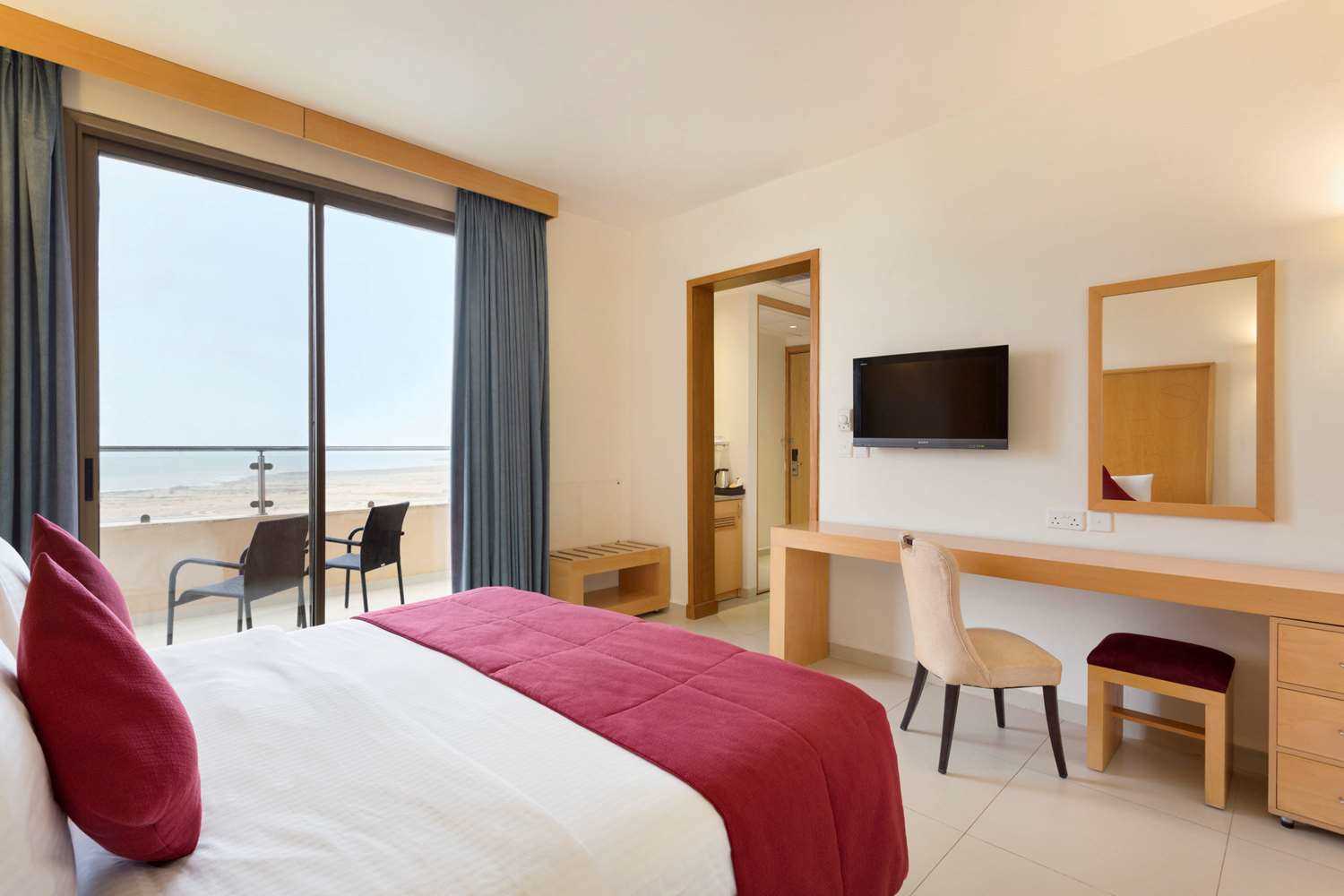 Ramada Resort by Wyndham Dead Sea temp